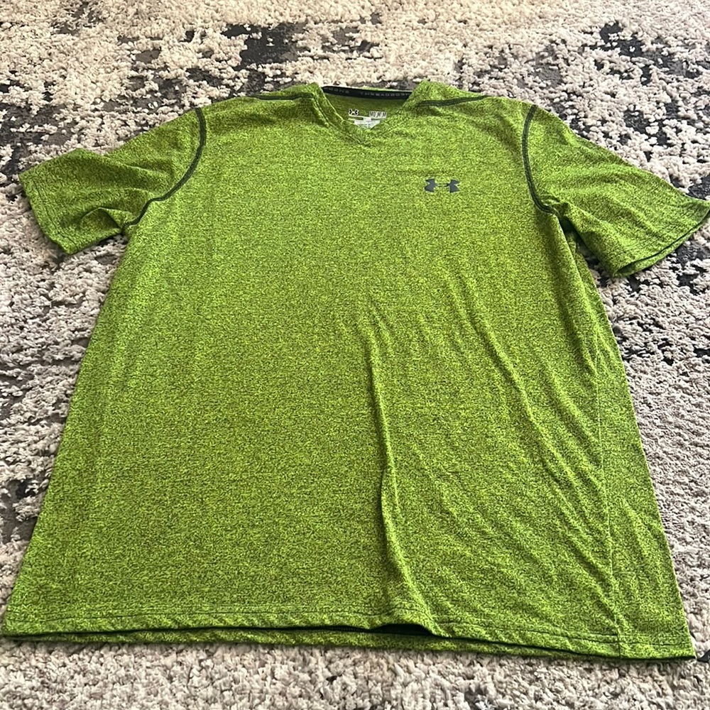 Men's Under Armour Green Shirt - Size Medium - Athletic Comfort